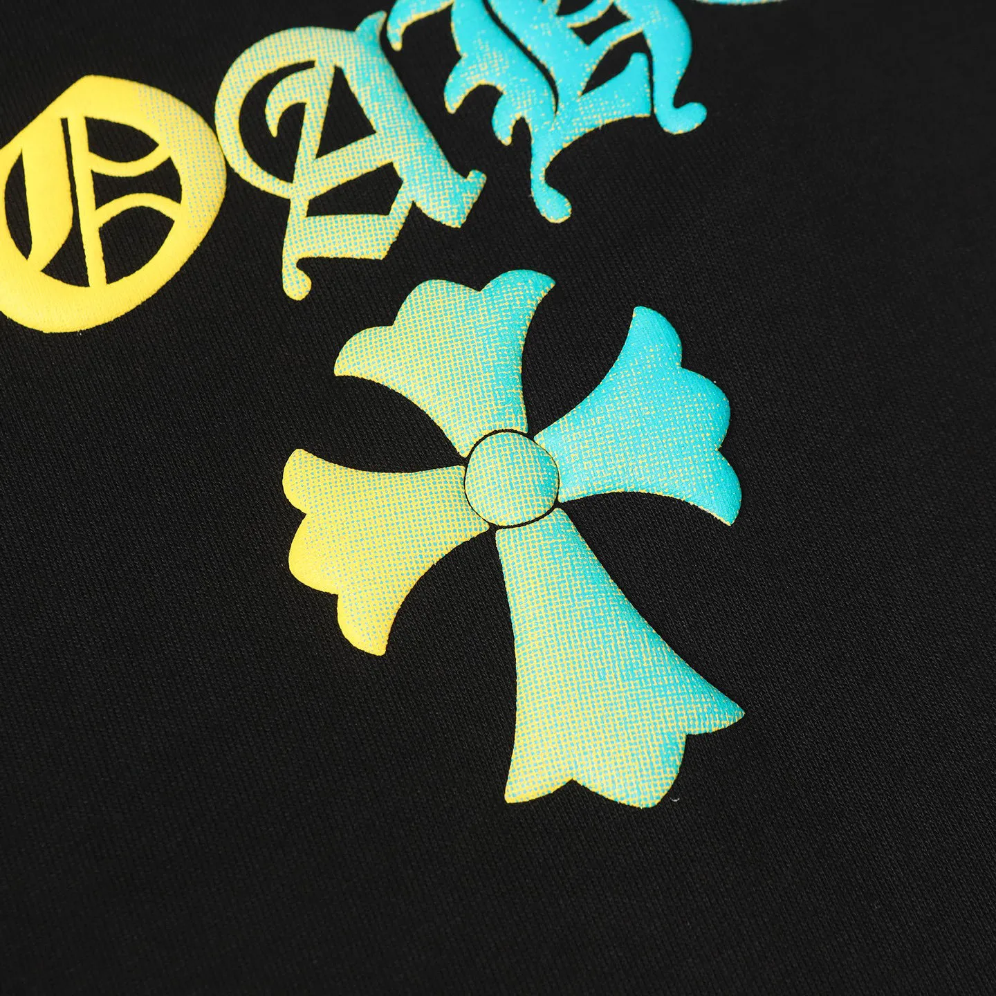 🅿️180 CHROME HEARTS/Chrome Heart CH gradient foam printed short-sleeved T-shirt The fabric is made of 280g heavy combed cotton, customized with 32 count 1*1 threads. The ready-made garments are washed twice. The fabric is comfortable and skin-friendly without any strange feeling. It is custom-dyed fabric with high textile density and good drape. It is not easy to deform. The thick texture and compact spinning process will not affect the breathability of the fabric. The saturation of the color is very high. Imported digital direct-injection printing technology. A versatile and good-looking short sleeve. The loose fit covers the flesh and looks slim. Size: XS-L